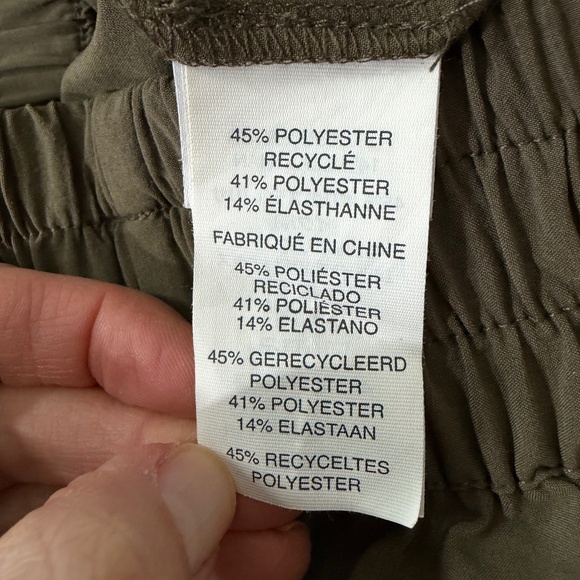 LIKE NEW Vuori Villa Cargo Jogger in Dark Oregano (Size XS) - Picture 12 of 13